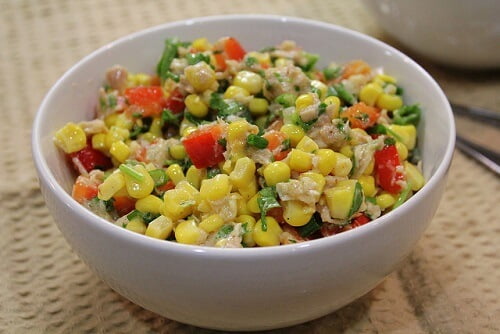 тунец с кукурузой