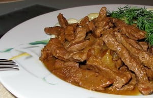 классические бефстроганов из говядины