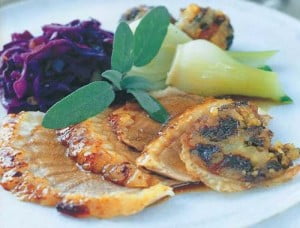 Фаршируем яблоками и черносливом