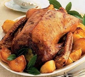 Запекаем с черносливом и яблоками