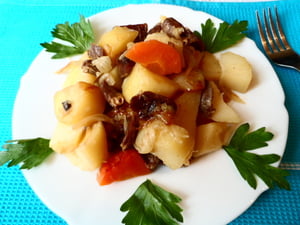 Блюдо с картошкой