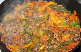 Закрываем крышкой и готовим
