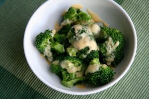 Капуста под сырным соусом