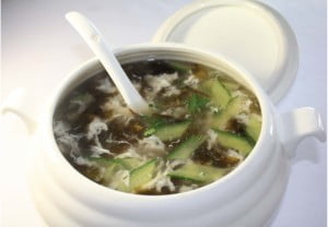 Куриный суп с перепелиными яйцами