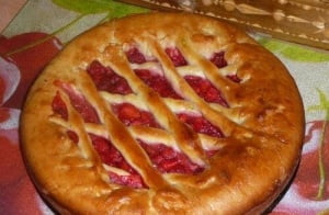 Пирог с клубникой