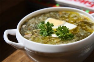 зеленые щи с капустой
