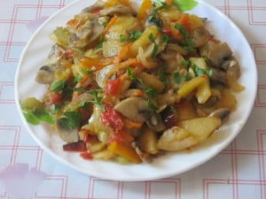 Овощное рагу с грибами