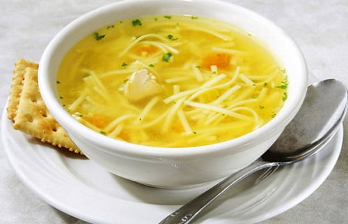 лапша в курином бульоне