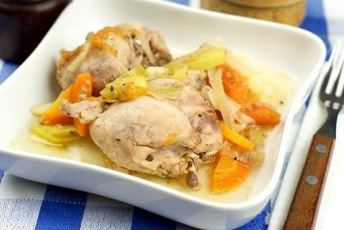тушеный кролик с морковкой